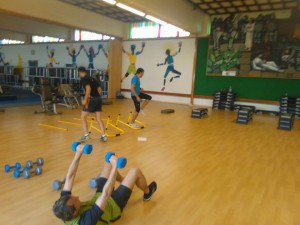 Training fit entrenamiento personal en grupo