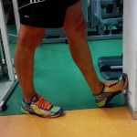 Trainingpt Entrenamiento personal estiramiento de gemelos con columna paso 1