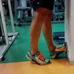 Trainingpt Entrenamiento personal estiramiento de gemelos con columna paso 2